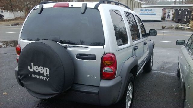 2005 Jeep Liberty 2WD Ext Cab 125.9 SL