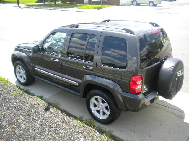 2005 Jeep Liberty Super