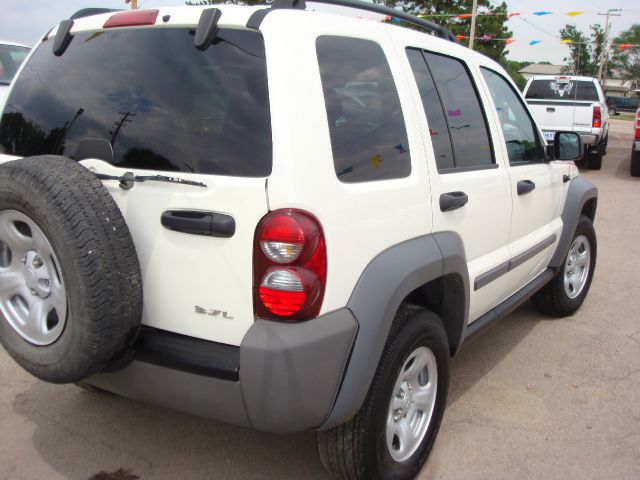 2005 Jeep Liberty Elk Conversion Van