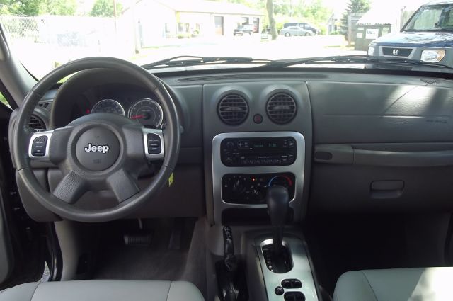 2005 Jeep Liberty Super