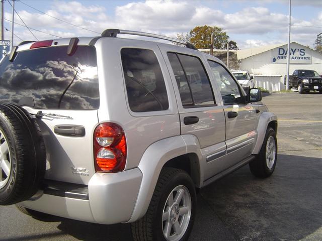 2006 Jeep Liberty SLT 25