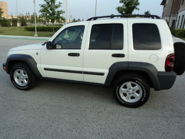 2006 Jeep Liberty Elk Conversion Van