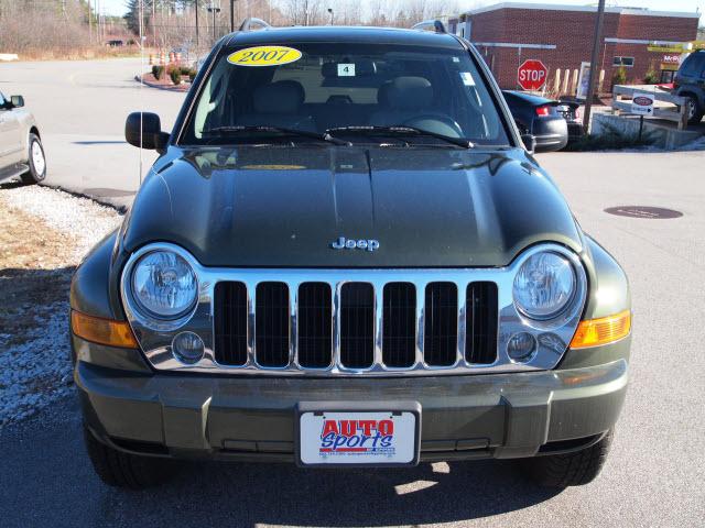 2007 Jeep Liberty SLT 25