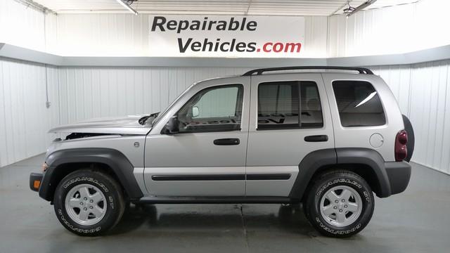 2007 Jeep Liberty LS2 Door