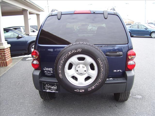 2007 Jeep Liberty Bucket