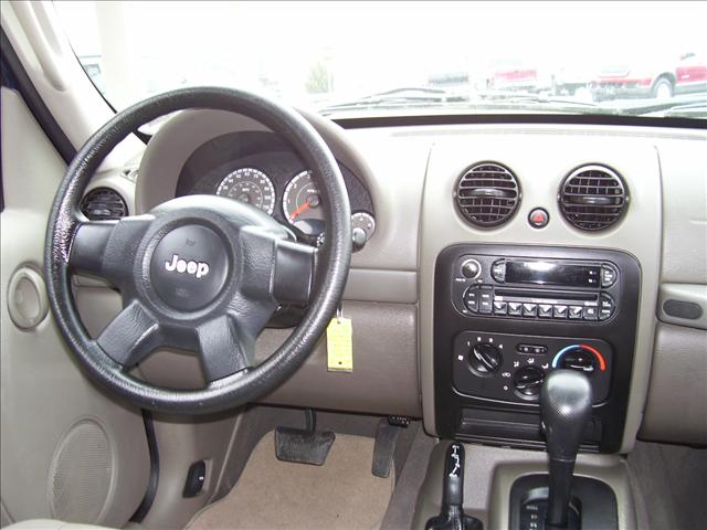 2007 Jeep Liberty Bucket