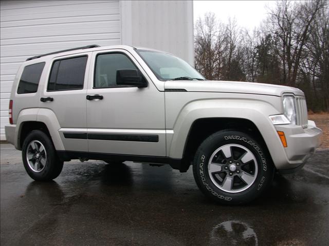 2008 Jeep Liberty Bucket