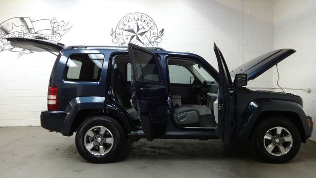 2008 Jeep Liberty Extended Cab V8 LT W/1lt