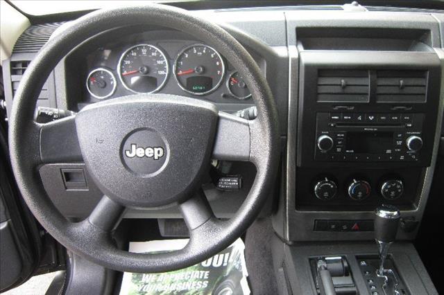 2009 Jeep Liberty 2 Dr SC2 Coupe