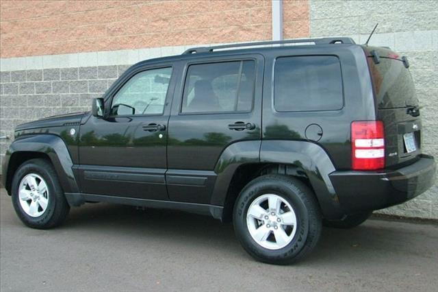 2009 Jeep Liberty 2 Dr SC2 Coupe