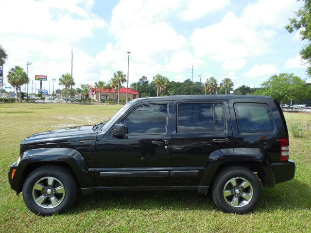 2009 Jeep Liberty Extended Cab V8 LT W/1lt