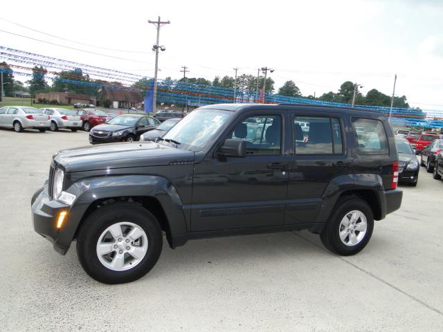 2011 Jeep Liberty Extended Cab V8 LT W/1lt