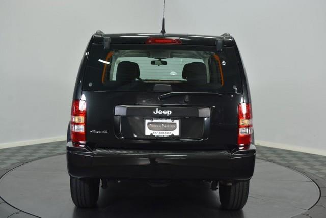 2011 Jeep Liberty 545I 6-spd MANU