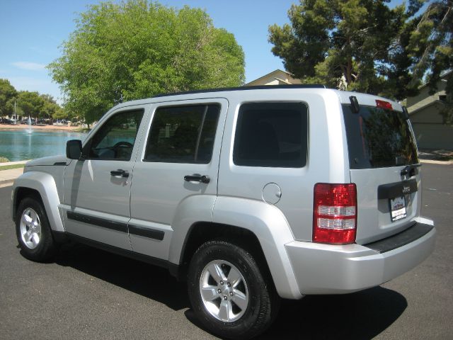 2012 Jeep Liberty Extended Cab V8 LT W/1lt