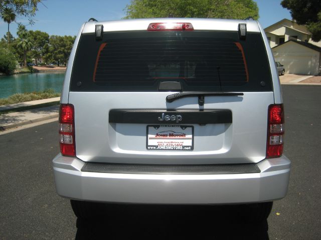 2012 Jeep Liberty Extended Cab V8 LT W/1lt