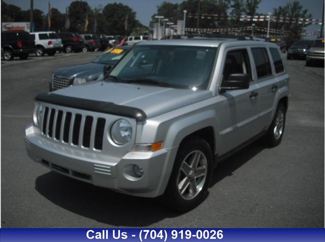 2007 Jeep Patriot Yaris Sedan