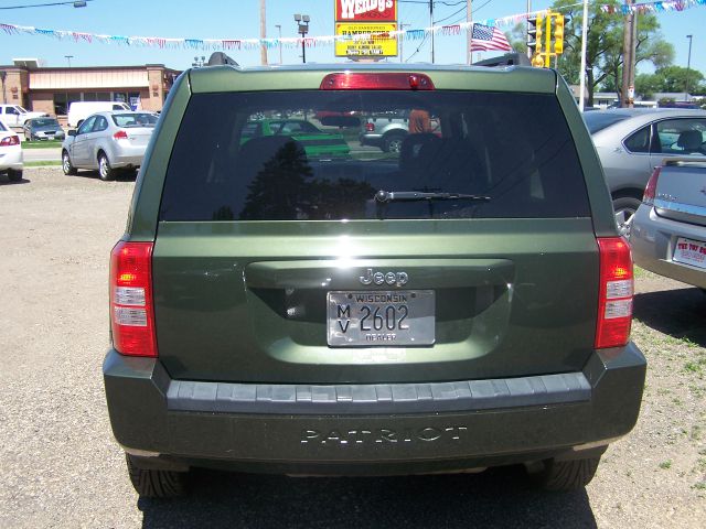 2008 Jeep Patriot Extended Cab V8 LT W/1lt