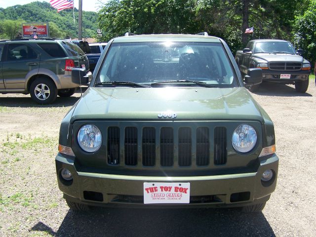 2008 Jeep Patriot Extended Cab V8 LT W/1lt