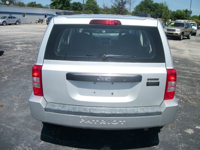 2008 Jeep Patriot Extended Cab V8 LT W/1lt