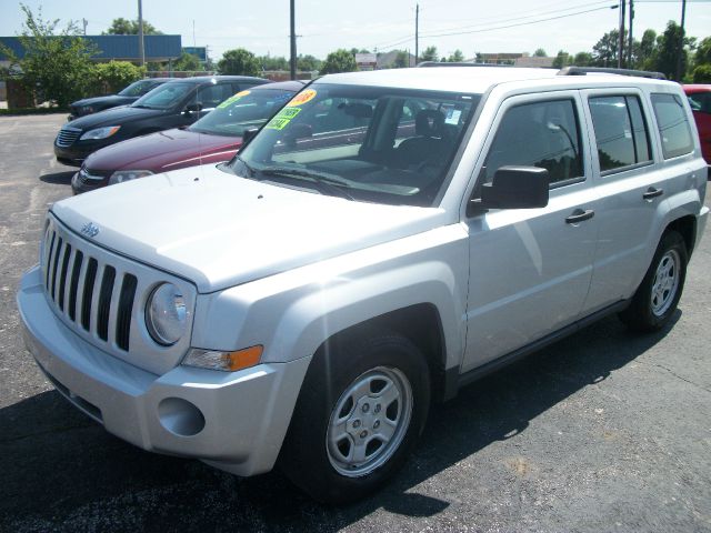 2008 Jeep Patriot Extended Cab V8 LT W/1lt