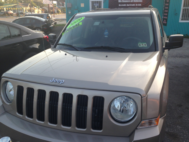 2009 Jeep Patriot Extended Cab V8 LT W/1lt