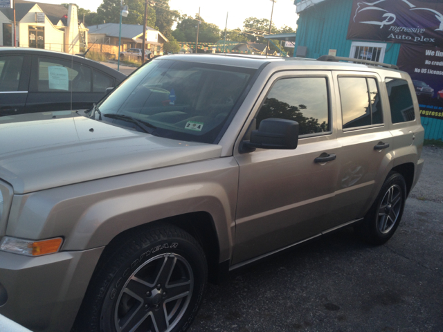 2009 Jeep Patriot Extended Cab V8 LT W/1lt