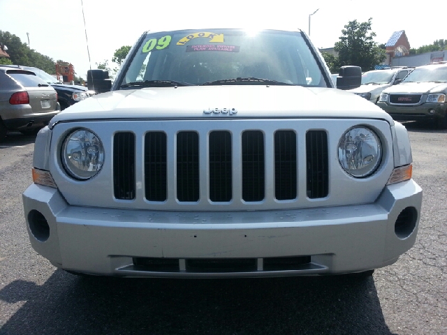 2009 Jeep Patriot Extended Cab V8 LT W/1lt