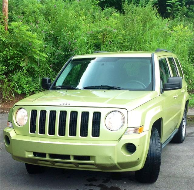 2010 Jeep Patriot Extended Cab V8 LT W/1lt