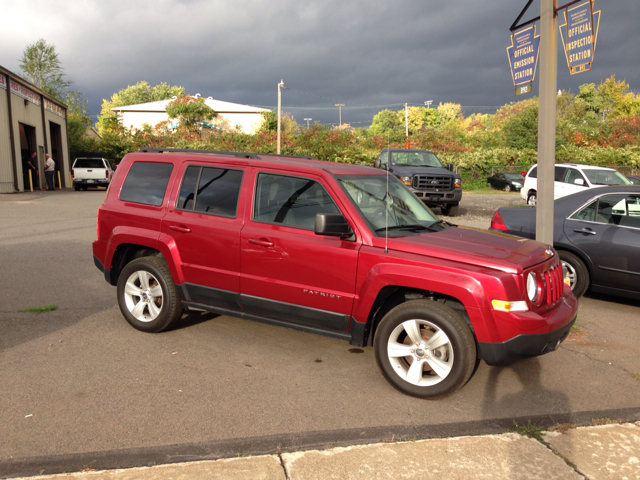 2011 Jeep Patriot Ram 3500 Diesel 2-WD