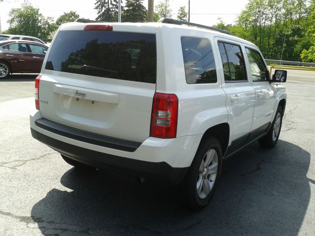 2011 Jeep Patriot Ram 3500 Diesel 2-WD