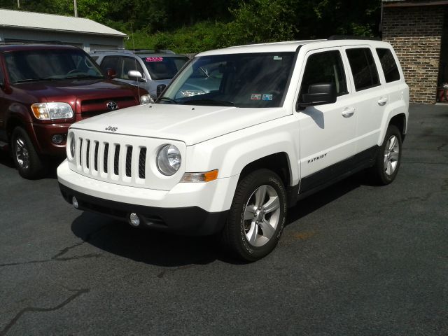 2011 Jeep Patriot Ram 3500 Diesel 2-WD