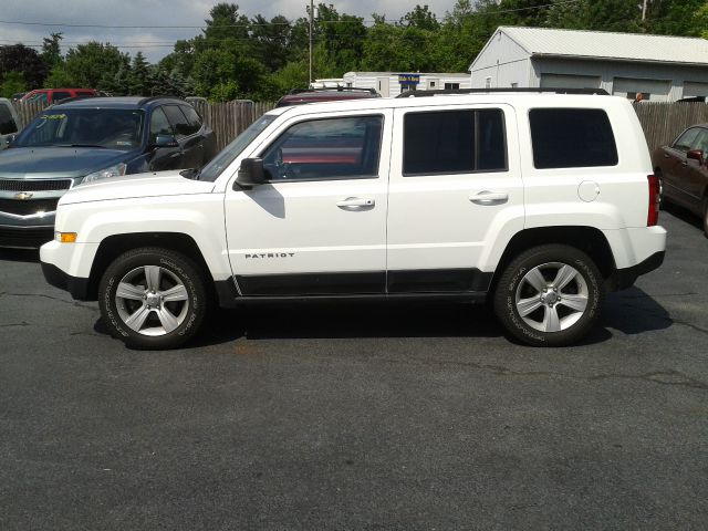 2011 Jeep Patriot Ram 3500 Diesel 2-WD