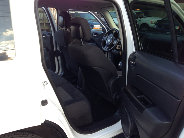 2011 Jeep Patriot Ram 3500 Diesel 2-WD