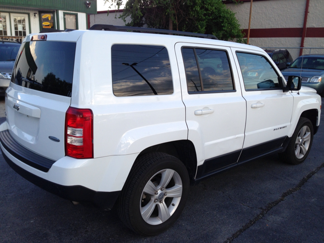 2011 Jeep Patriot Ram 3500 Diesel 2-WD