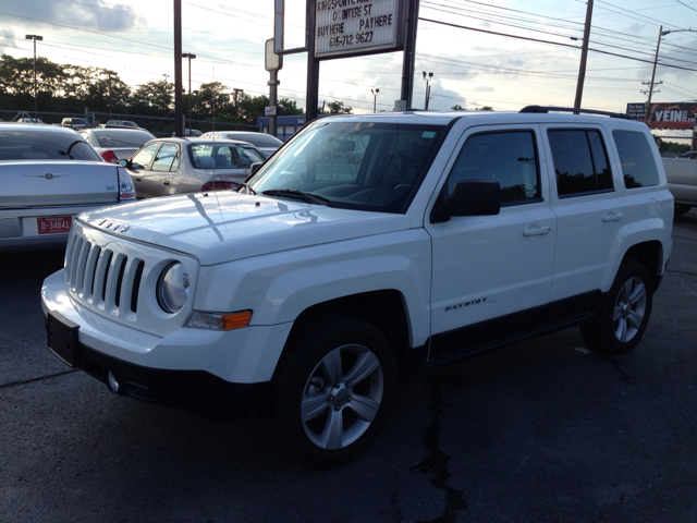 2011 Jeep Patriot Ram 3500 Diesel 2-WD