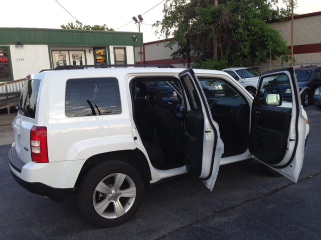 2011 Jeep Patriot Ram 3500 Diesel 2-WD