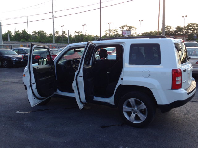 2011 Jeep Patriot Ram 3500 Diesel 2-WD