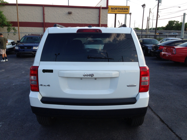 2011 Jeep Patriot Ram 3500 Diesel 2-WD