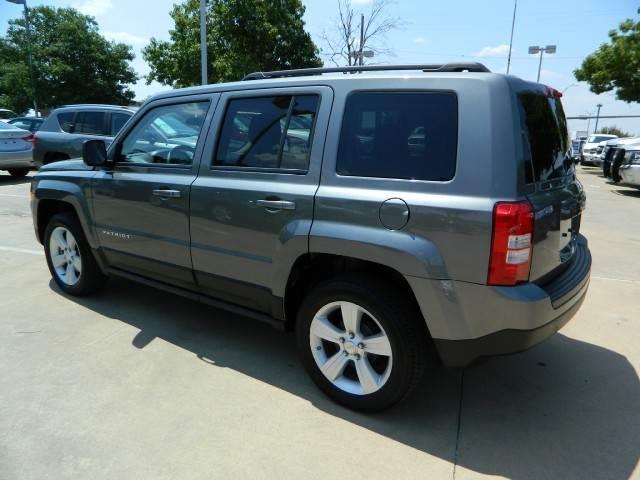 2011 Jeep Patriot 2 Dr SC2 Coupe