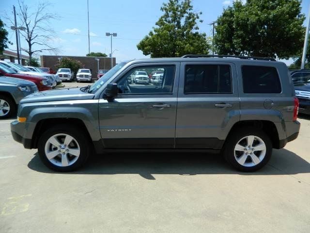 2011 Jeep Patriot 2 Dr SC2 Coupe