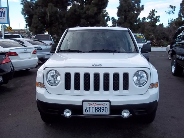 2012 Jeep Patriot Yaris Sedan