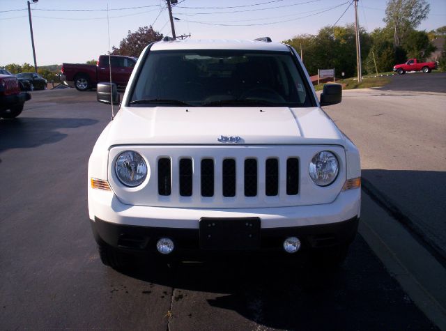 2014 Jeep Patriot Extended Cab V8 LT W/1lt