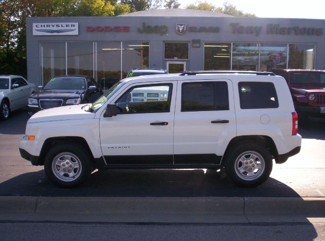 2014 Jeep Patriot Extended Cab V8 LT W/1lt