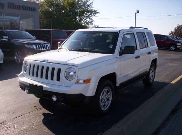 2014 Jeep Patriot Extended Cab V8 LT W/1lt