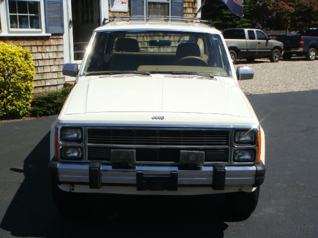 1987 Jeep Wagoneer SLT 25