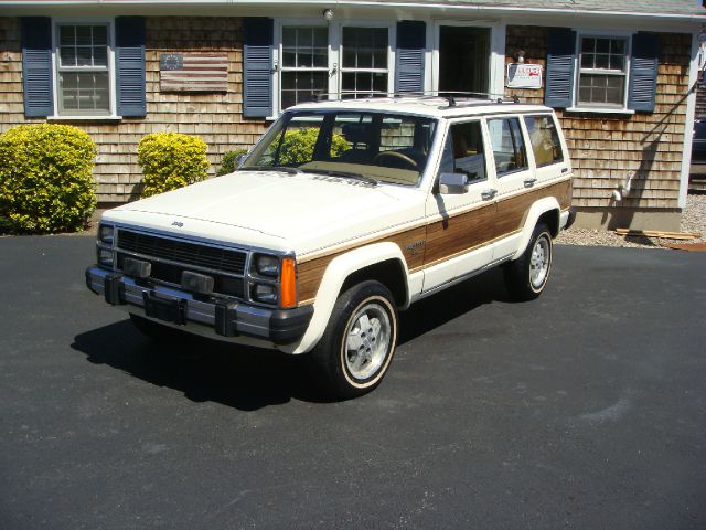 1987 Jeep Wagoneer SLT 25