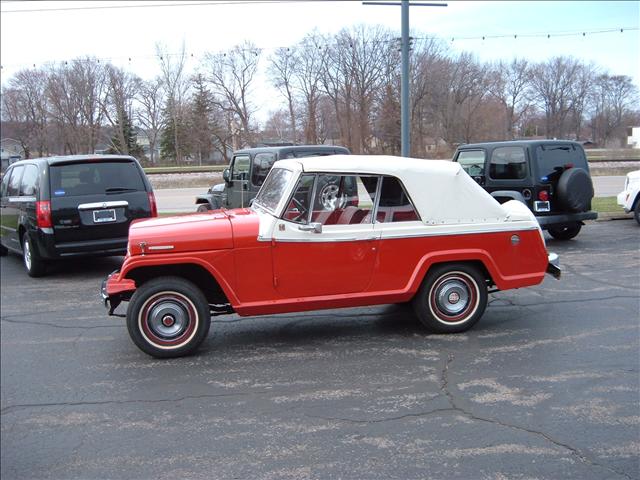 1968 Jeep Willys XLT Superduty Flatbed 4x4