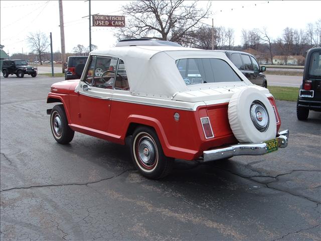 1968 Jeep Willys XLT Superduty Flatbed 4x4