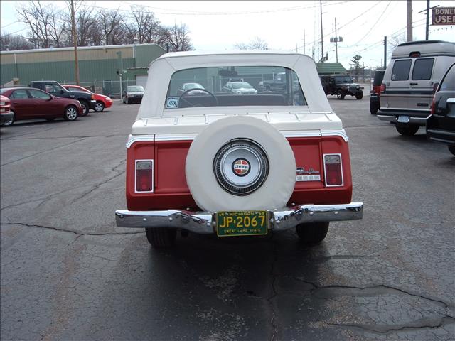 1968 Jeep Willys XLT Superduty Flatbed 4x4