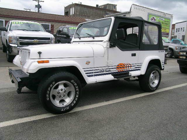 1989 Jeep Wrangler SE AWD Van